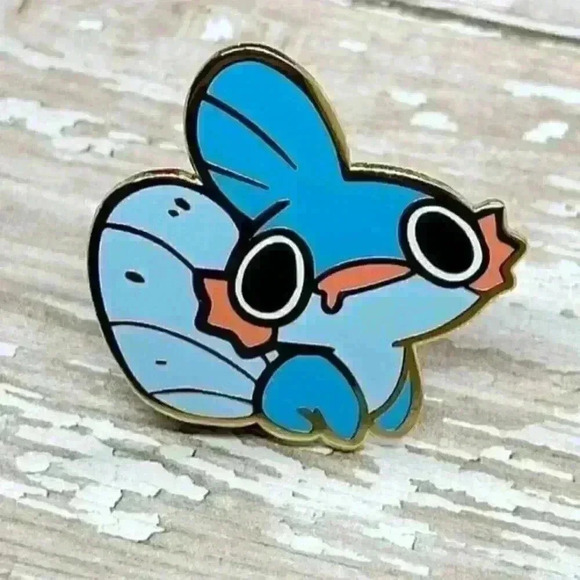 Derpy Meme Mudkip Enamel Pin - Hilarious Pokémon Collectible - Picture 2 of 4
